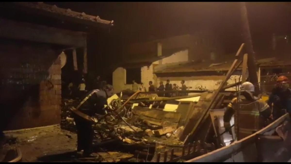 Bursa'da &uuml;&ccedil; kişinin yaşadığı ev k&uuml;le d&ouml;nd&uuml;