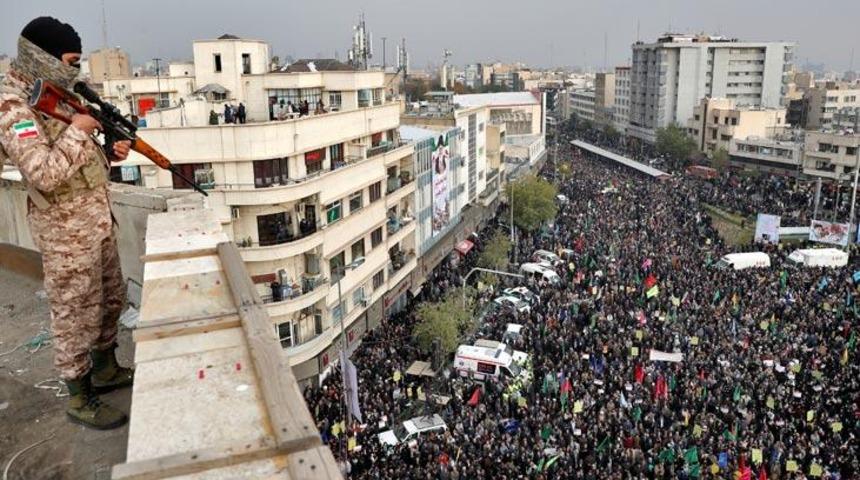 İran yangın yerine döndü! 7 bin kişi gözaltında!