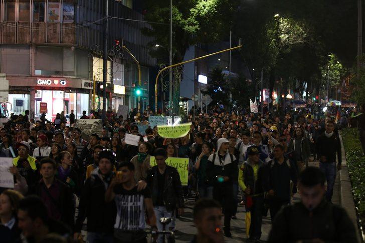 Kolombiya'da hükümet karşıtı protestolar sürüyor... 1 polis ağır yaralandı G3