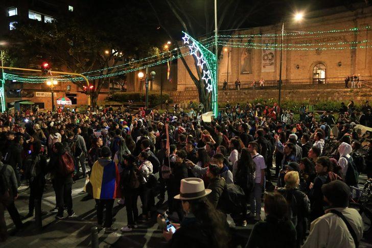 Kolombiya'da hükümet karşıtı protestolar sürüyor... 1 polis ağır yaralandı G4