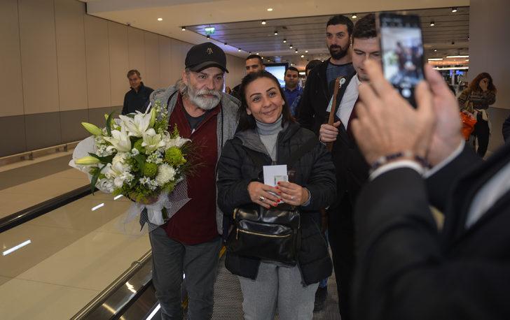 Emmy Ödüllü Haluk Bilginer İstanbul'a geldi! İrem Sak'a yanıt G4