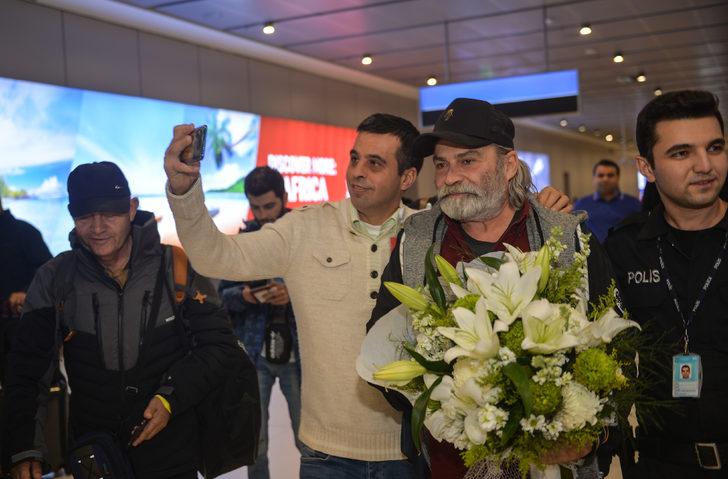 Emmy Ödüllü Haluk Bilginer İstanbul'a geldi! İrem Sak'a yanıt G5