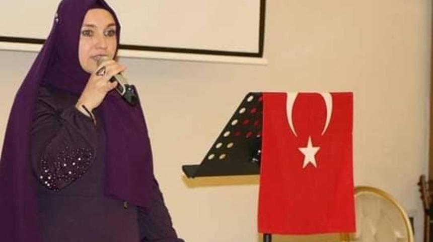 Z&uuml;leyha &Ouml;zbay Bilgi&ccedil;&rsquo;e şiir &ouml;d&uuml;l&uuml;
