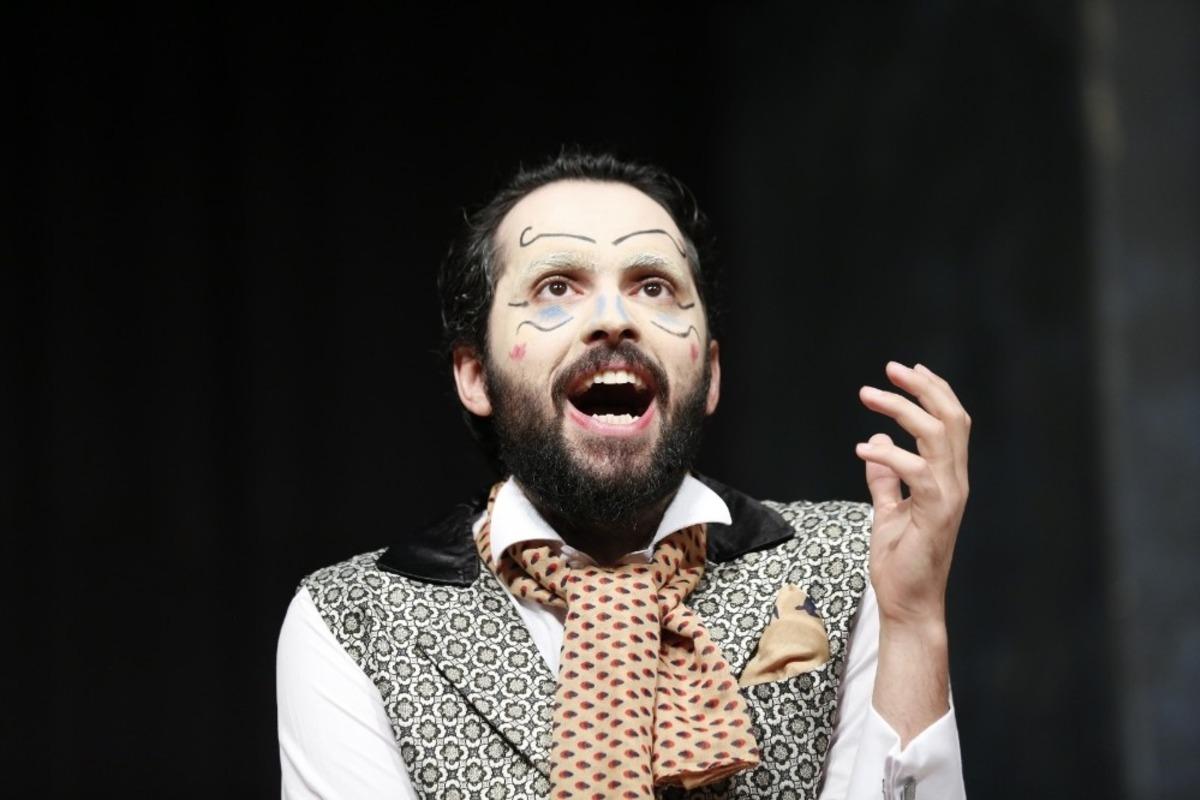 Başakşehir&rsquo;de &lsquo;M&uuml;fettiş&rsquo; tiyatro severlerle buluştu