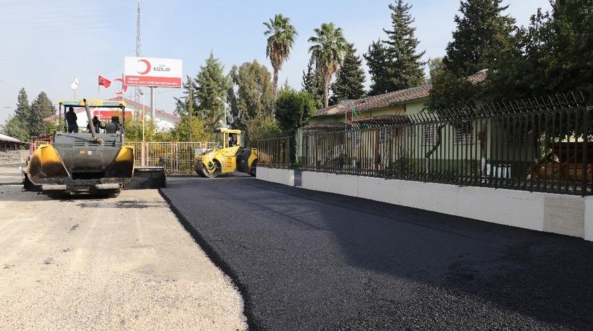 Y&uuml;reğir Belediyesi asfalt &ccedil;alışmalarını s&uuml;rd&uuml;r&uuml;yor