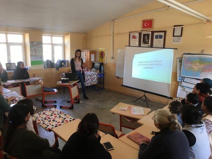 Tunceli’de  "Şiddetle mücadele ve erken yaşta evlilik" eğitimi G2