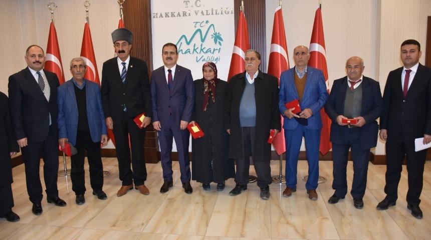 Kıbrıs gazilerine madalya ve berat takdimi