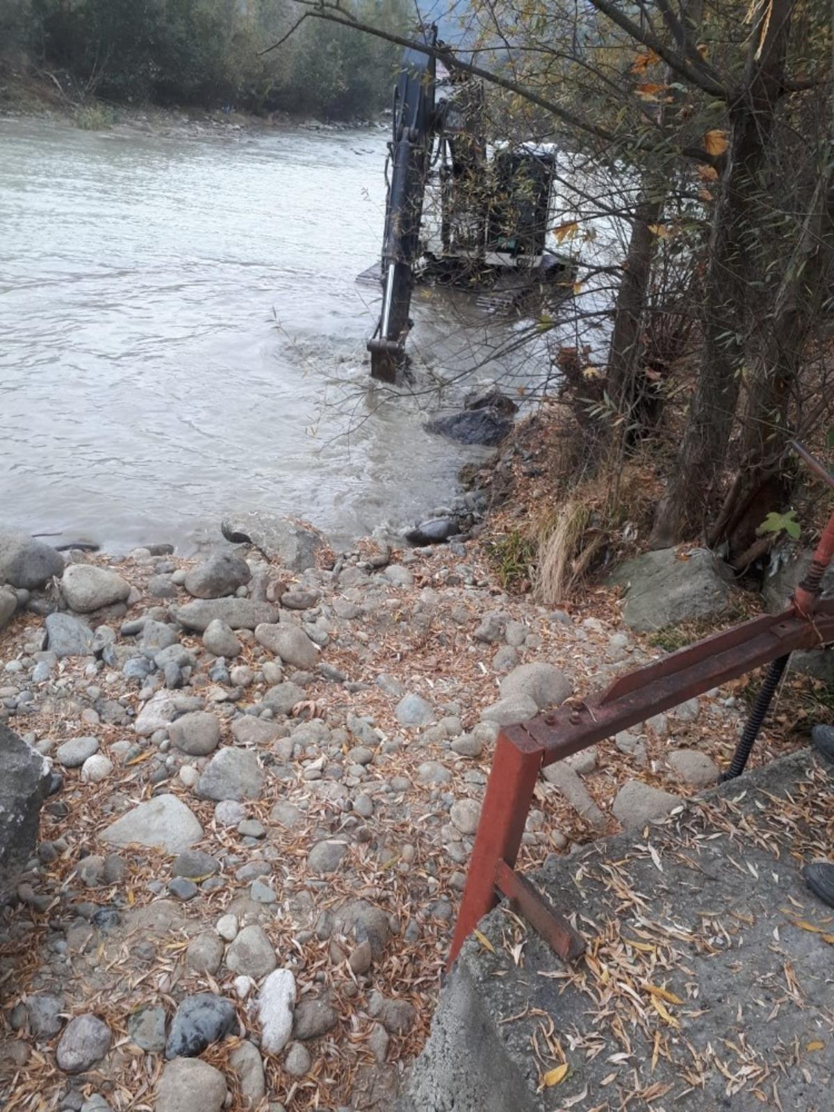 Depo inşaatının kapattığı menfez a&ccedil;ılarak havzaya su verilmeye başlandı