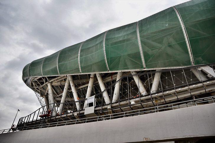 Bursaspor'un stadyumundaki "timsah başı" figürünün yapımına yeniden başlandı G2