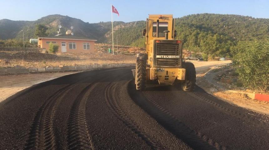 Cikcilli Mezarlığı’nda asfalt çalışması