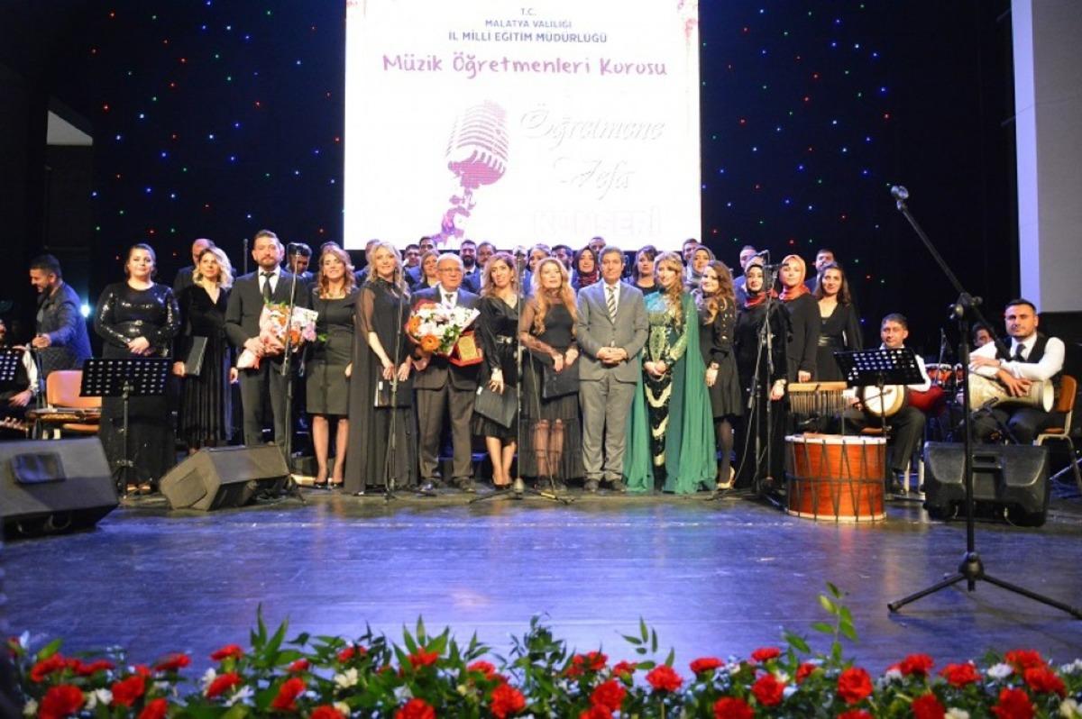 &Ouml;ğretmenler Korosu konseri ilgi g&ouml;rd&uuml;