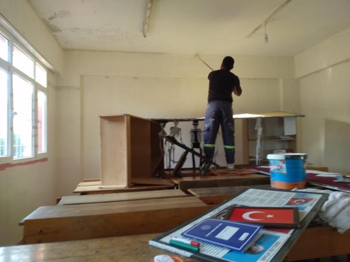 B&uuml;y&uuml;kşehir Kulak Ortaokulu&rsquo;nu boyadı