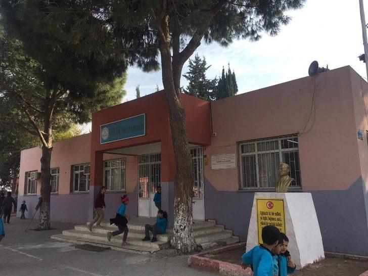 Büyükşehir Kulak Ortaokulu’nu boyadı G2