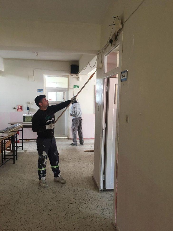 Büyükşehir Kulak Ortaokulu’nu boyadı G4