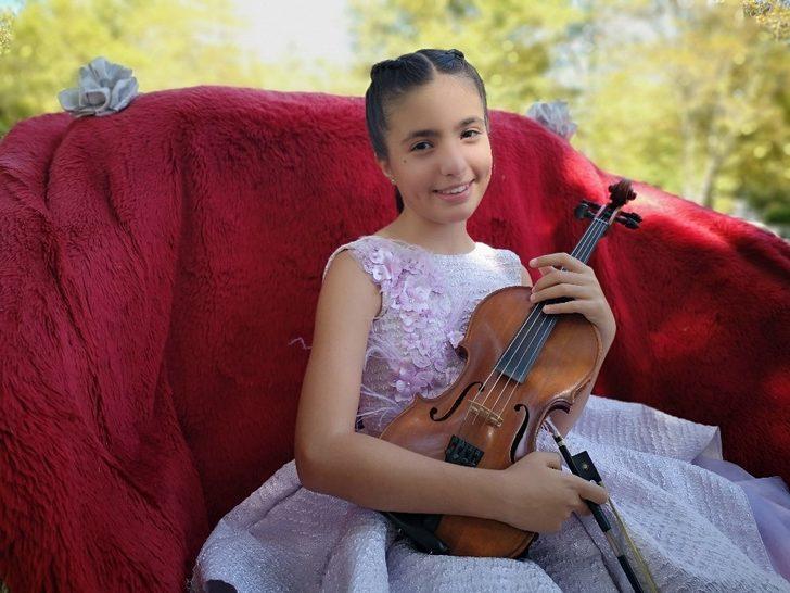 Küçük keman sanatçısı Elif, Başkent Orkestrası ile Ankara’da G3