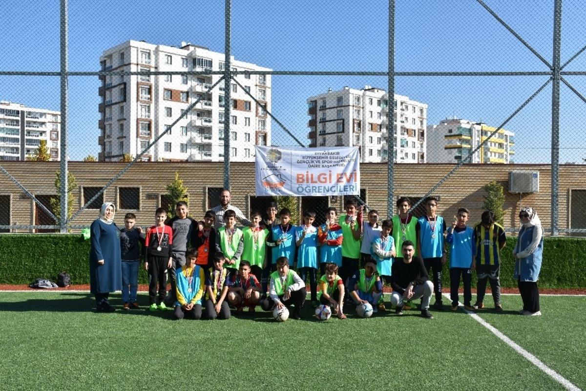 Bilgi Evi futbol turnuvası sona erdi
