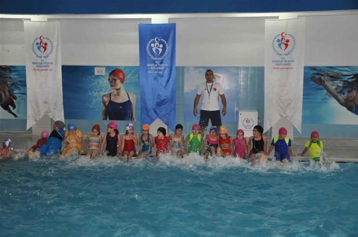 Y&uuml;zme Bilmeyen Kalmasın Projesi&rsquo;nde yeni şampiyonlar yetiştirme hedefi