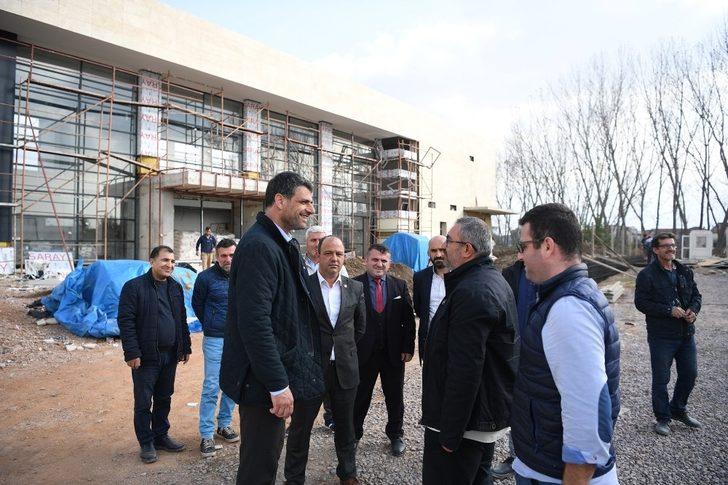 Başkan Kocaman yüzme havuzunu inceledi G1