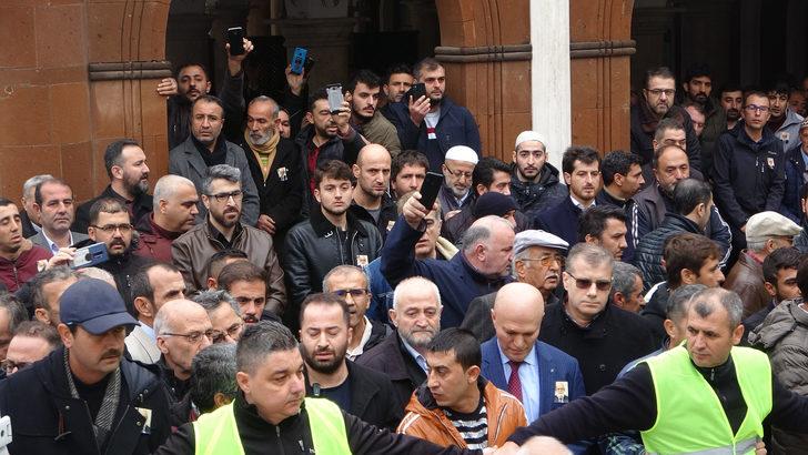 'Sahte peygamber' İskender Erol Evrenesoğlu, Bursa'da toprağa verildi G5