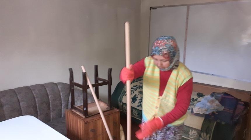 Burhaniye&rsquo;de evlere belediye temizliği