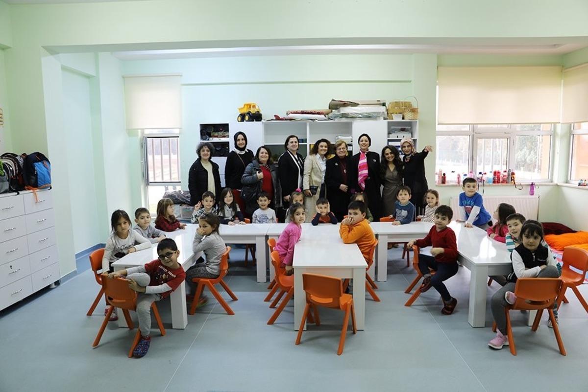Tecr&uuml;belerini &ouml;ğrencilerle paylaştılar