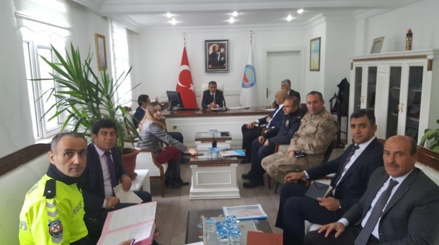 Tatvan&rsquo;da karla m&uuml;cadele toplantısı