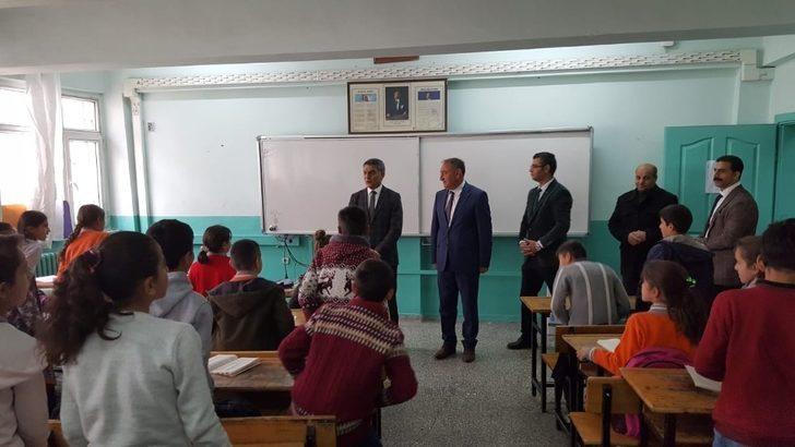 Kaymakam Özkan’dan okul ziyareti G5