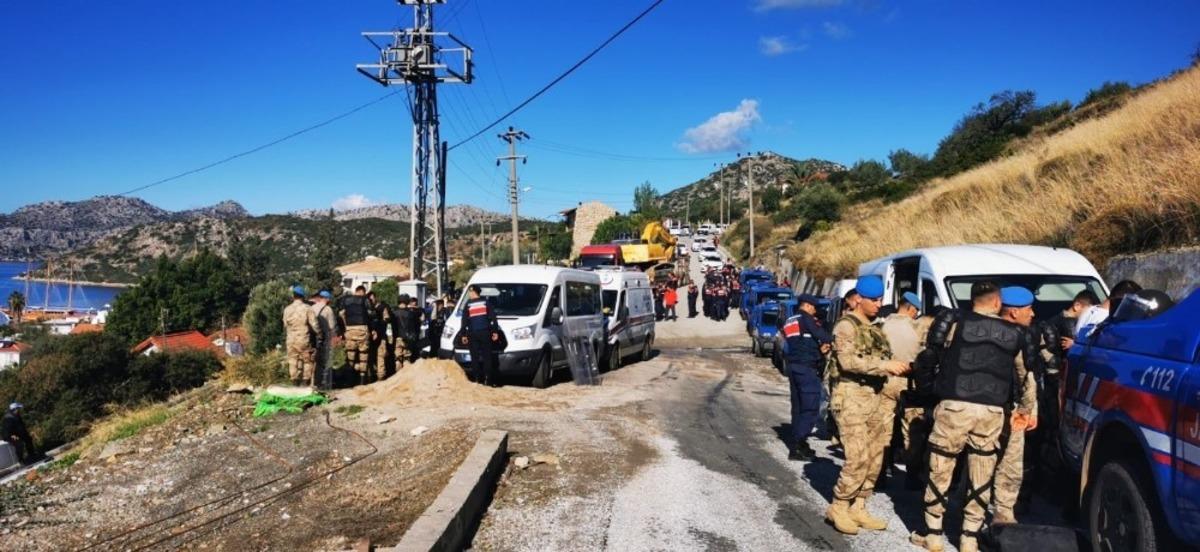 S&ouml;ğ&uuml;t&rsquo;te yıkım ertelendi, ekipler Bozburun&rsquo;a y&ouml;neldi