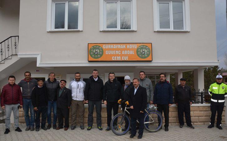 DÜZELTME - "Erzurum Valisi Okay Memiş'ten Arif Sağ'ın doğduğu mahalleye ziyaret" başlıklı haberimizin son paragrafında, Aşkale Belediye Başkanının adı, sehven "Enver Başaran" olarak yer almıştır. Haberimizi düzelterek yeniden yayımlıyoruz.
Saygılarımızla. G4