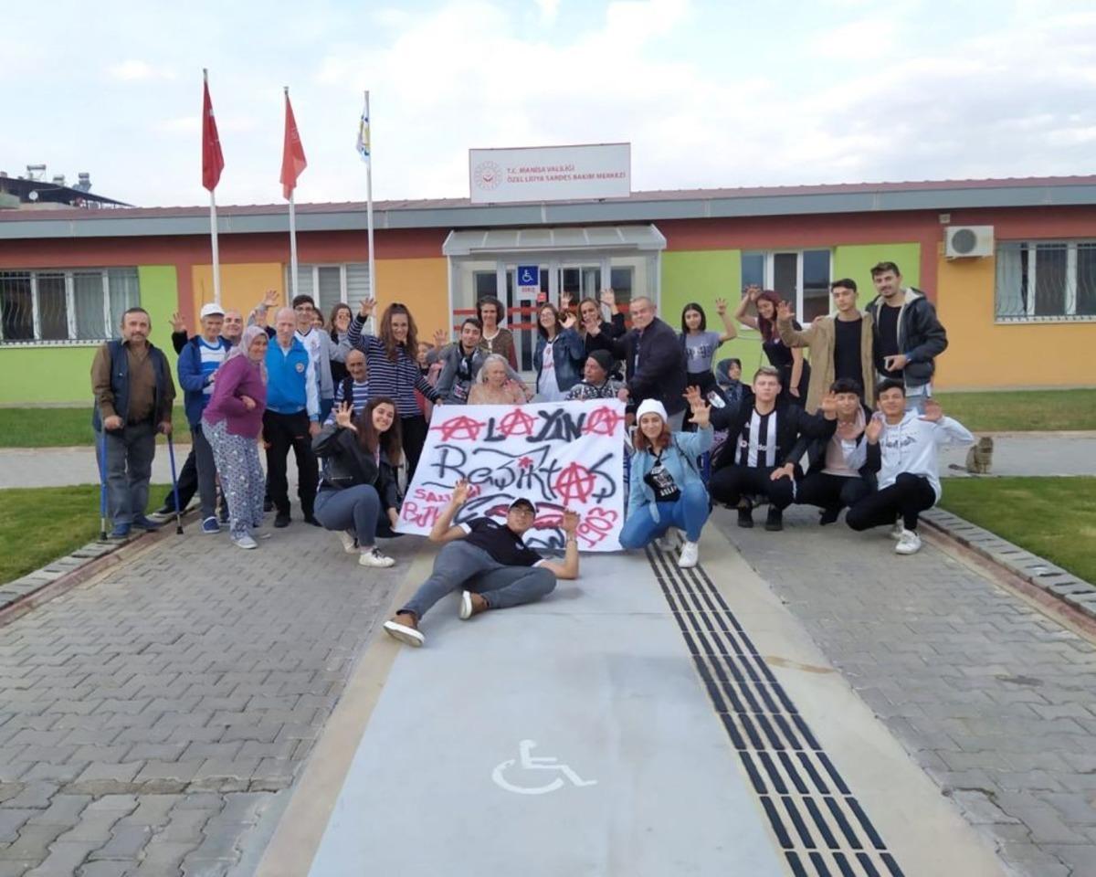Salihli Beşiktaşlılar Derneği yaşlıları unutmadı