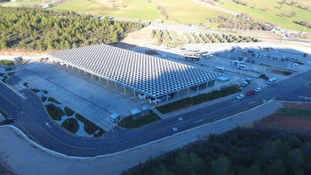 T&uuml;kettiği enerjinin iki katını &ccedil;atısından &uuml;retiyor