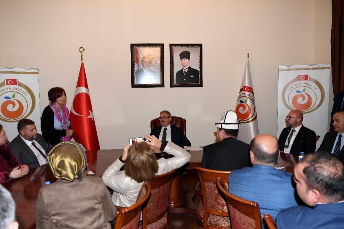 T&uuml;rk&ccedil;e konuşan 20 &uuml;lkenin girişimcilerinden Vali Karaloğlu&rsquo;na ziyaret