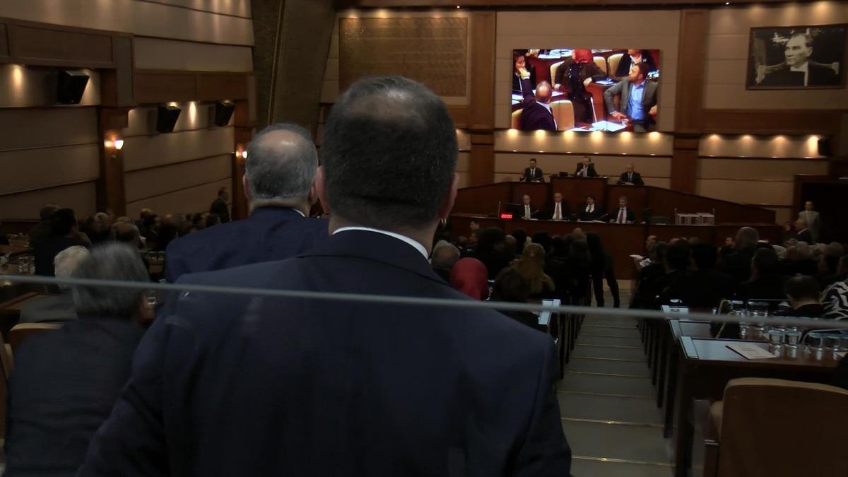 İBB Meclisi&rsquo;nde &lsquo;haddini bildiriniz&rsquo; gerilimi