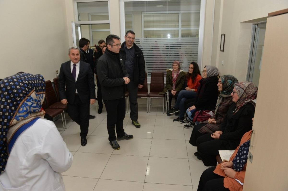 Vali Memiş, yurtlardan memnun kaldı