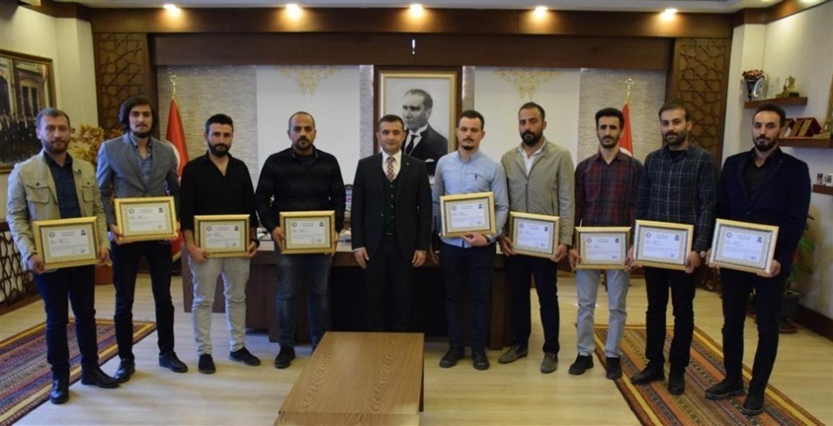 Uyuşturucu ile m&uuml;cadele eden polislere başarı belgesi verildi