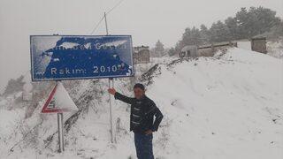 Sivas'ın yüksek kesimlerine kar yağdı