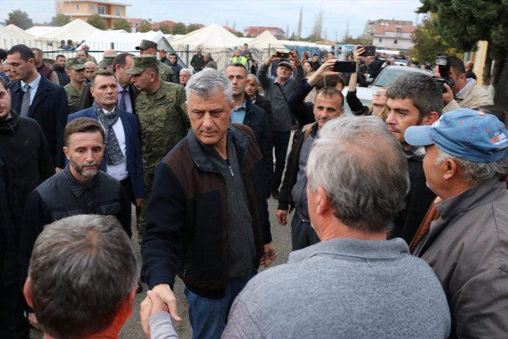 Kosova Cumhurbaşkanı Arnavutluk'ta açıklama yaparken depreme yakalandı G4