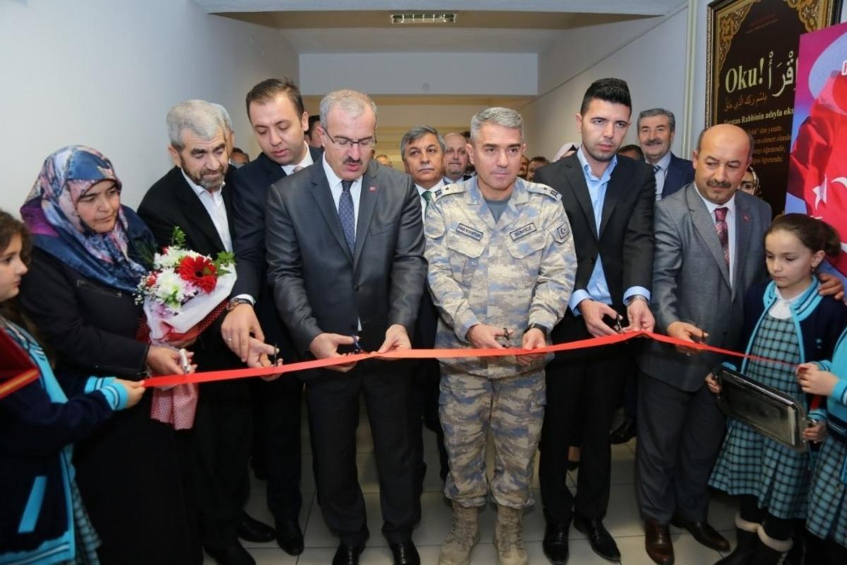 Şehit Komando Uzman &Ccedil;avuş Yaşar &Ccedil;akır K&uuml;t&uuml;phanesi hizmete sunuldu