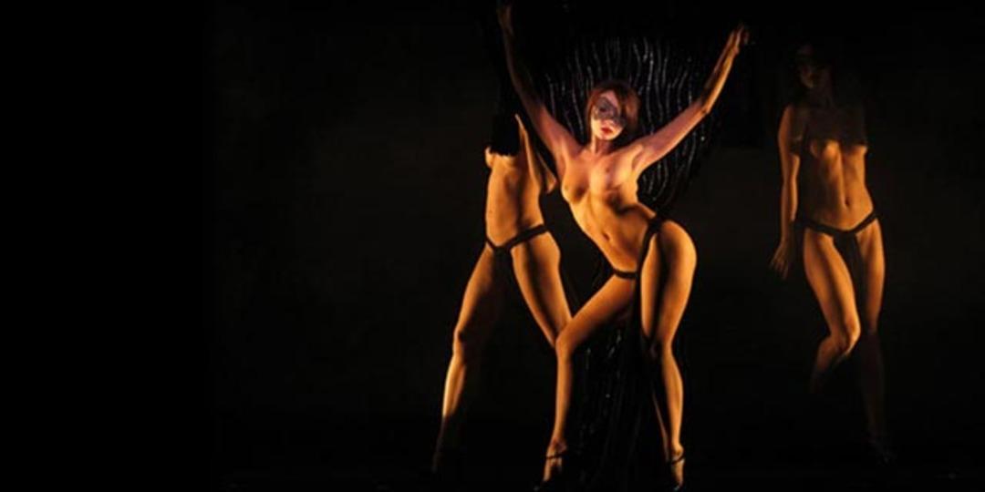 Striptiz şovları b&uuml;y&uuml;ledi