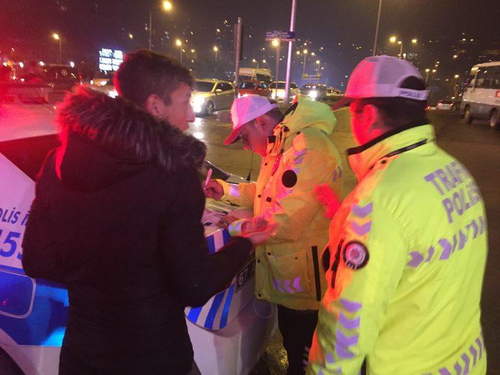 Kırmızı ışıkta geçtiği için ceza kesilen yayadan polise: Bu ismi hiç unutmayacağım G2