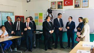 Milli Eğitim Bakanı Selçuk'tan Gine'deki Türkiye Maarif Vakfı okuluna ziyaret
