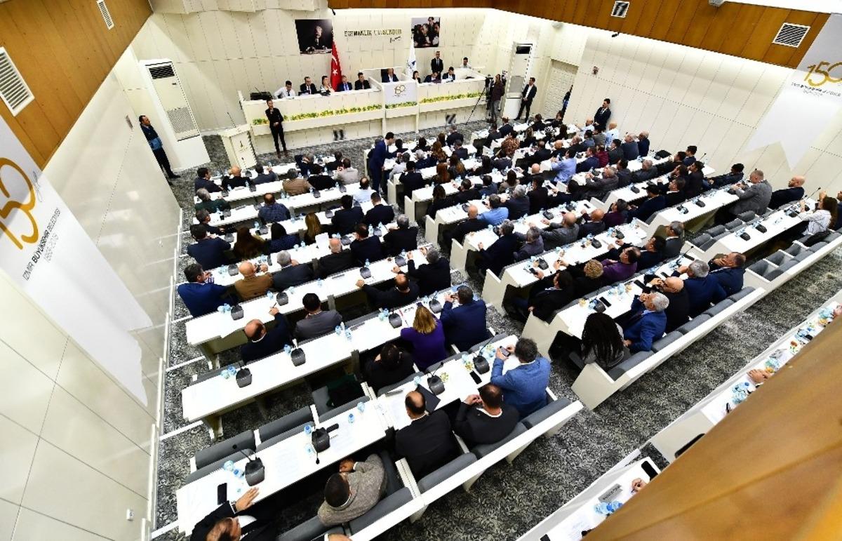 İzmir&rsquo;de ESHOT b&uuml;t&ccedil;esi oylandı