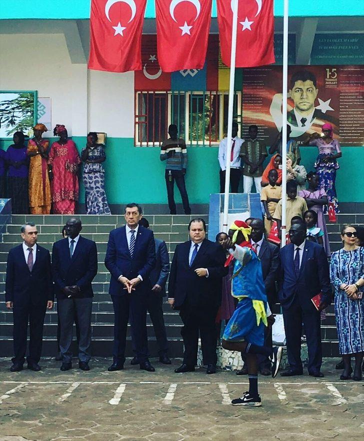 Milli Eğitim Bakanı Selçuk'tan Gine'deki Türkiye Maarif Vakfı okuluna ziyaret G5
