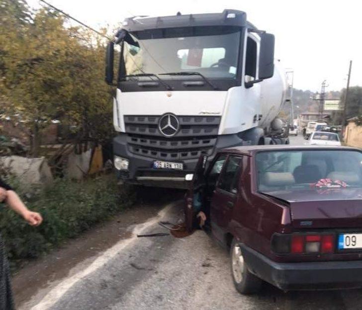 Nazilli’de beton mikseri ile otomobil kafa kafaya çarpıştı; 1 yaralı G2