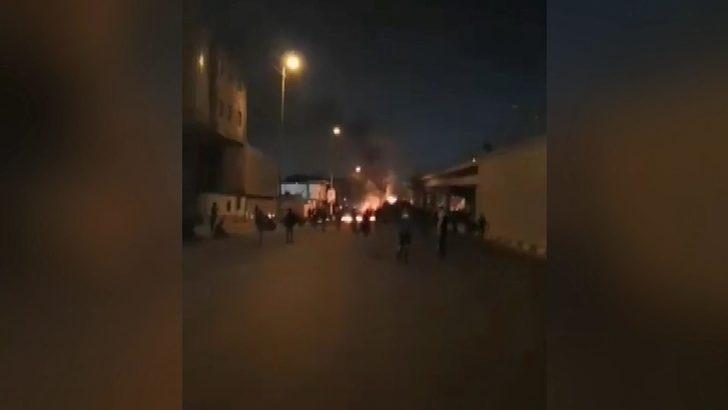 Irak'ın Necef kentinde göstericiler İran Başkonsolosluğu'nu ateşe verdi G1