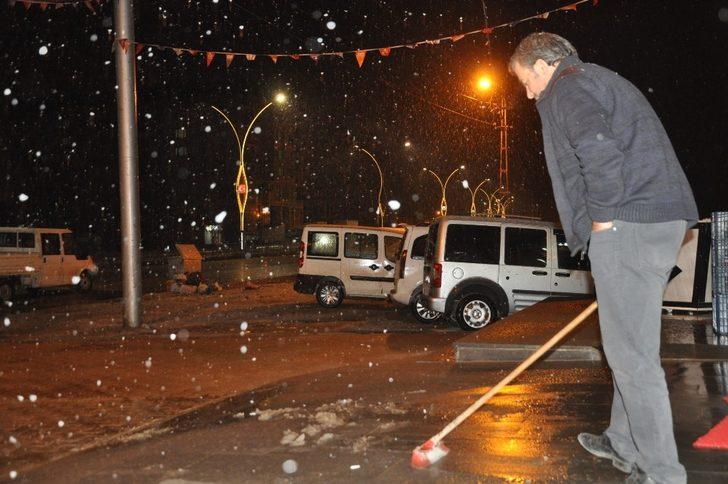 Yüksekova’da kar yağışı etkisini arttırdı G2