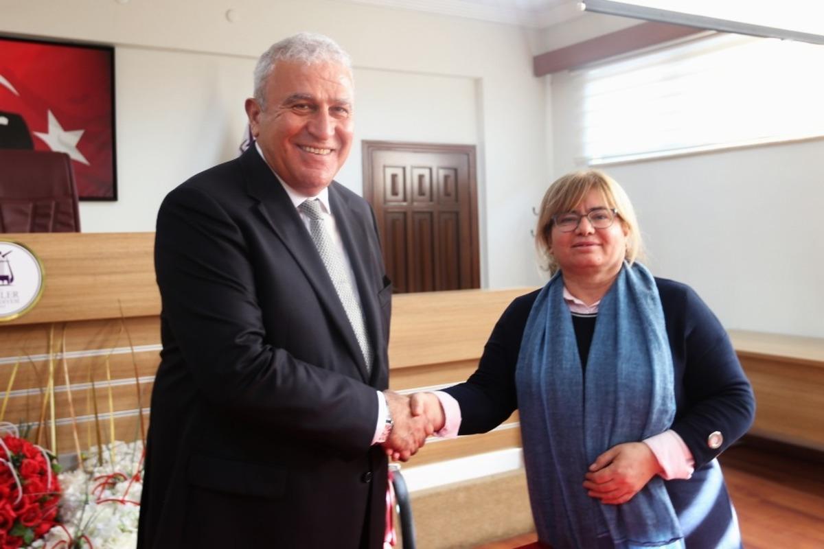 Başkan Atay &uuml;niversite &ouml;ğrencilerine seslendi