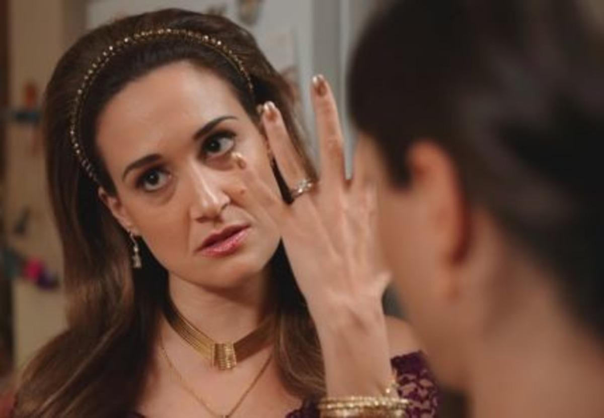 Gupse &Ouml;zay&rsquo;lı 'Eltilerin Savaşı' filminden ilk teaser yayınlandı