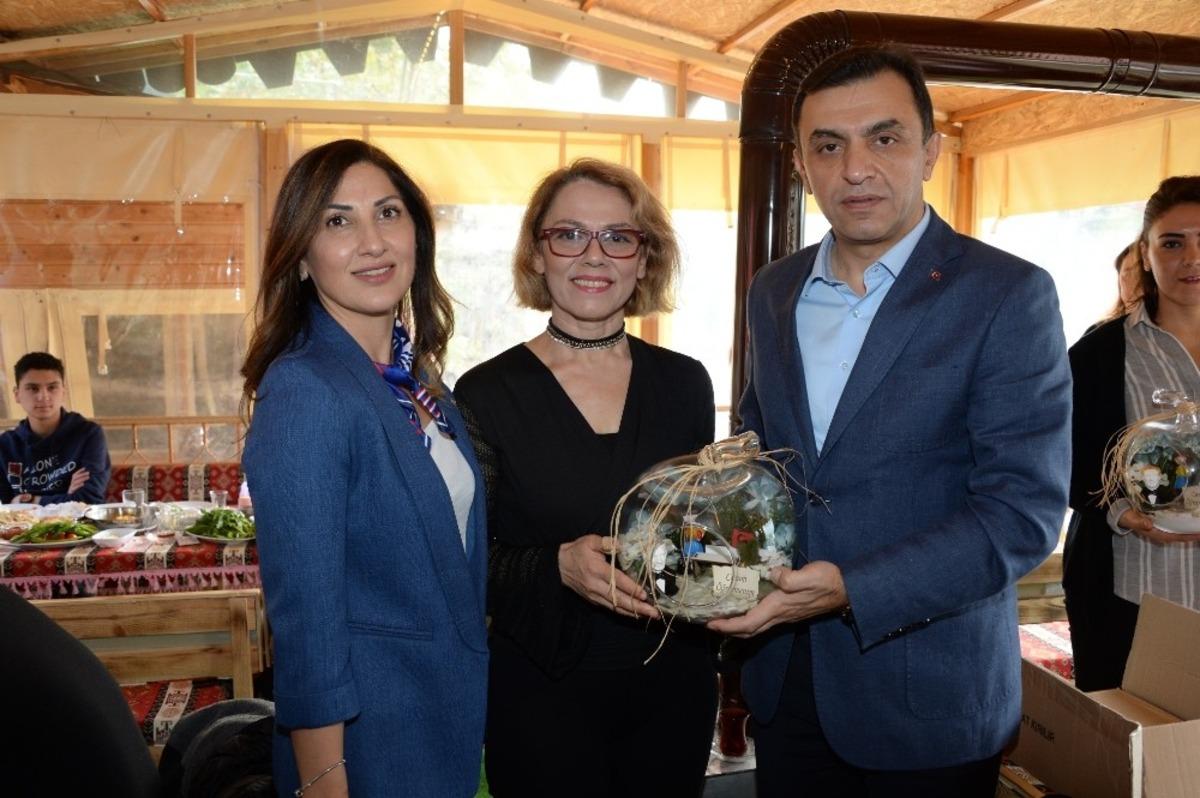Emniyet M&uuml;d&uuml;r&uuml; Ulucan şehit ve gazilerin &ouml;ğretmen eşleri ile bir araya geldi