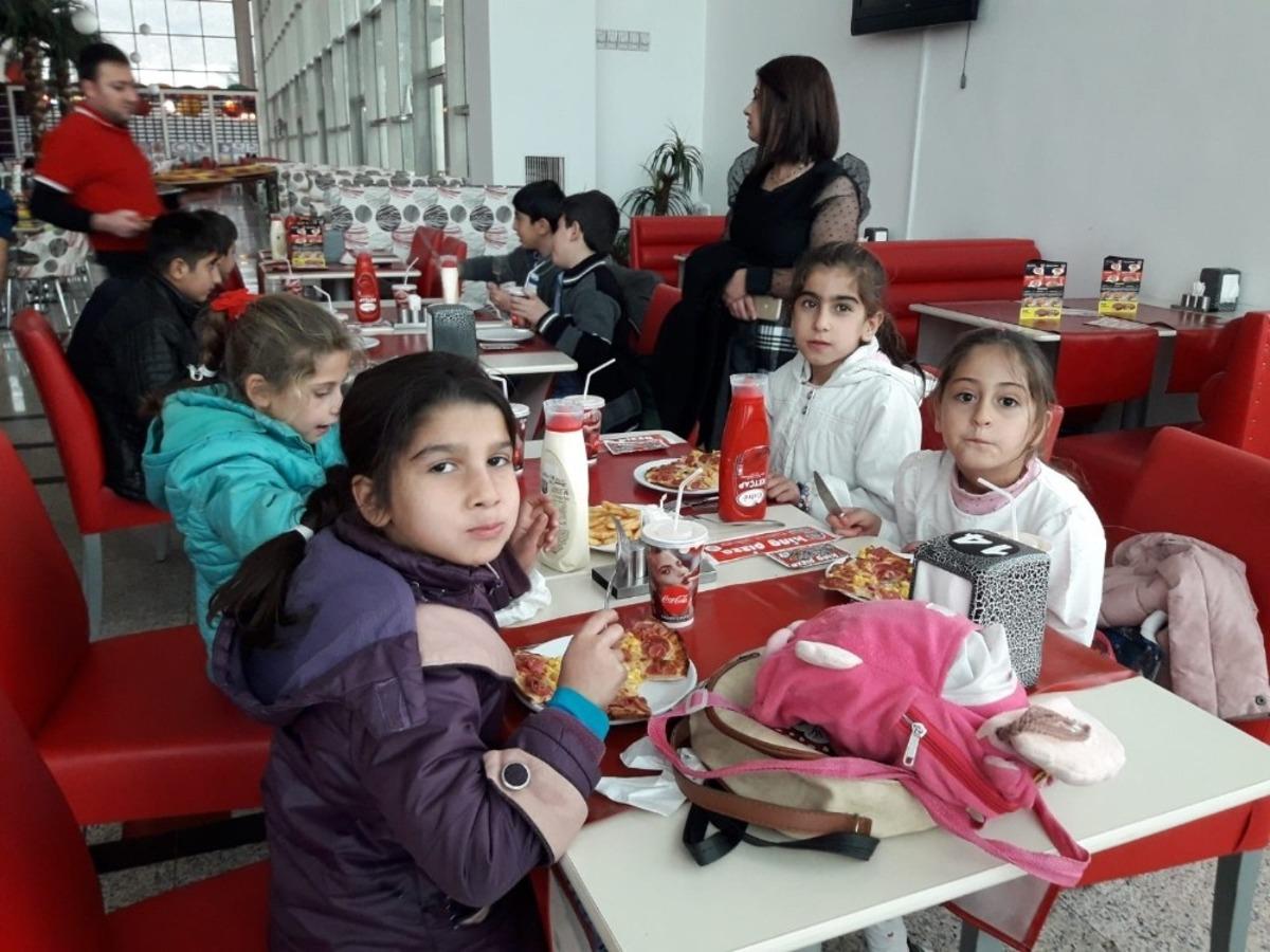Vali &Ccedil;ağatay&rsquo;dan k&ouml;y &ouml;ğrencilerine s&uuml;rpriz